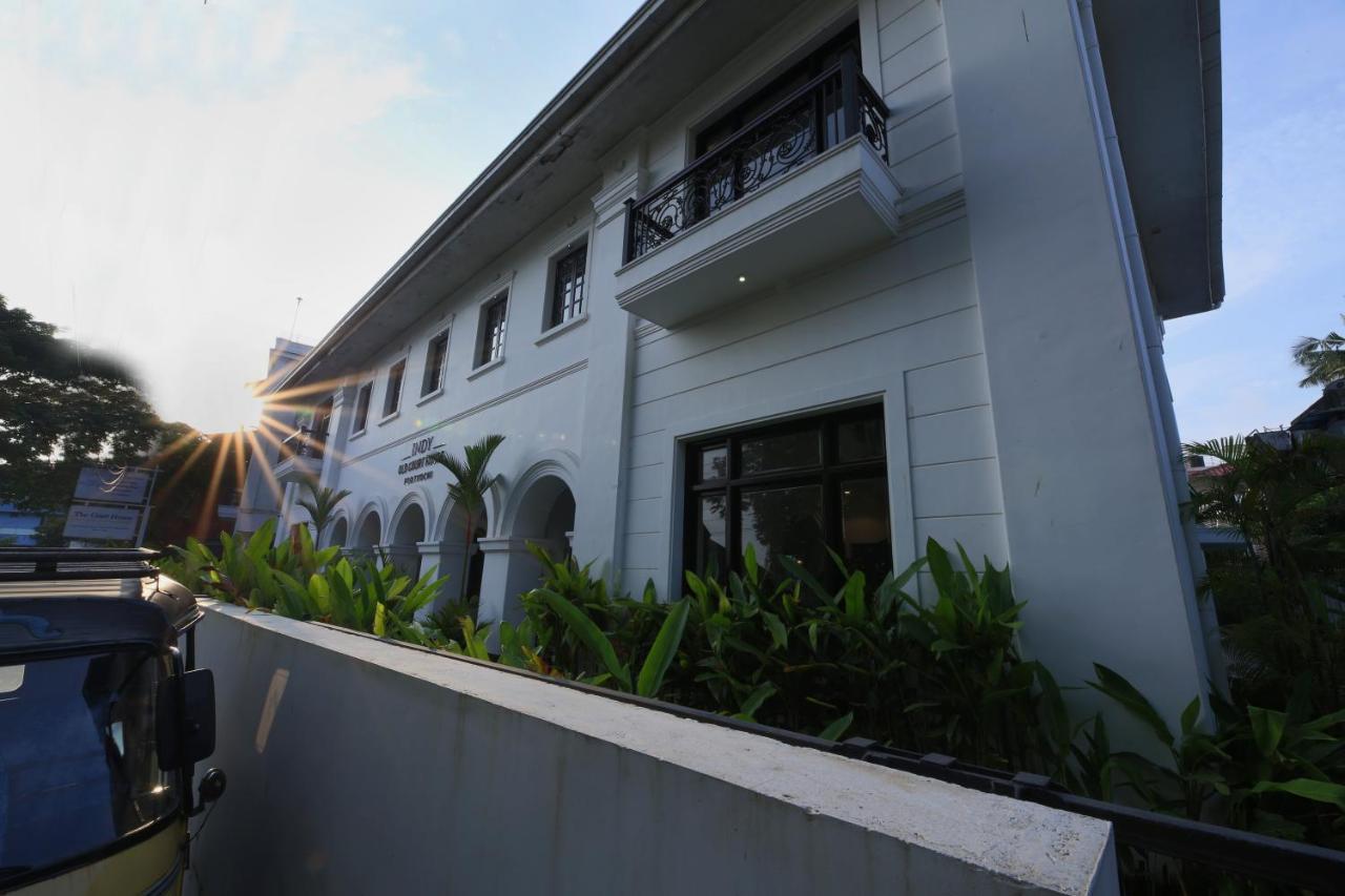 Alpha Old Court House Hotel Kochi Eksteriør billede